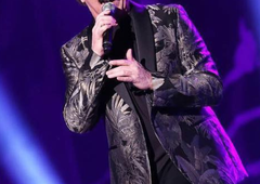 Legendarni pevec, ki ga obožuje vsa nekdanja Jugoslavija, se ločuje (izselil se je iz luksuzne vile)