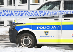 Za volan sedel brez vozniškega izpita, pijan, za nameček pa še … zadet!