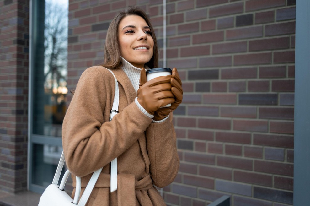 "Kave nikar ne pijte tako, saj škodite svojemu zdravju," pravijo strokovnjaki za napako, k jo dela skoraj vsak ljubitelj tega napitka (foto: Profimedia)