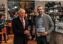 Noah Charney v novi knjigi z osebno pripovedjo razkrije spoznavanje slovenske rebule