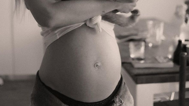 Znana slovenska pevka bo postala mamica, a še preden odide na porodniško ... (foto: Instagram/Eva Pavli)