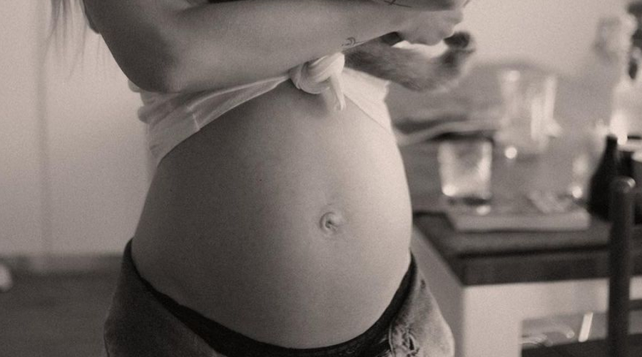 Znana slovenska pevka bo postala mamica, a še preden odide na porodniško ... (foto: Instagram/Eva Pavli)
