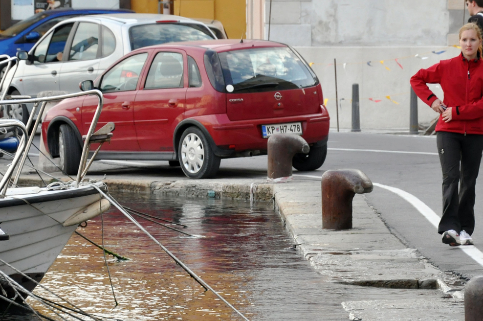 Parkirnina na Obali odslej dražja: zaračunavali jo bodo na večjem območju, obdobje zaračunavanja bo daljše (foto: Urška Živulovič/Bobo)