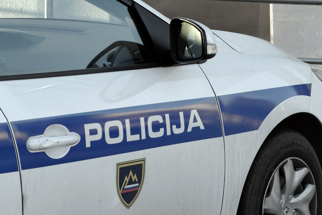 policija policijski avto