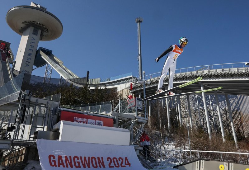 Slovenski nordijski kombinatorec Aljaž Janhar na mladinskih olimpijskih igrah v Južni Koreji..