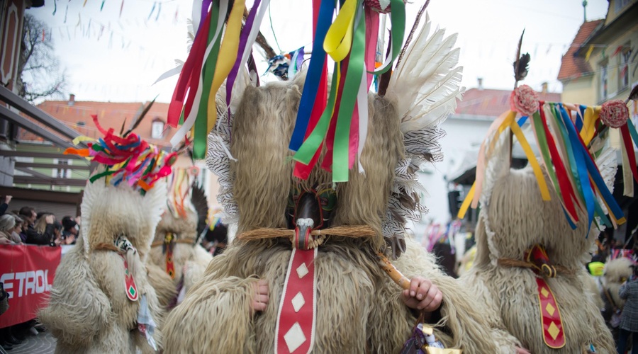 Zimski ples, ki kliče pomlad: Ptuj so zavzeli kurenti in drugi pustni liki (foto: Miloš Vujinovič/Bobo)
