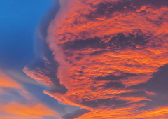 Prebivalce Vrhnike pričakal nenavaden prizor na nebu: ste že kdaj videli kaj takšnega? (FOTO)