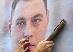 Miha Kordiš, socialistični junak? Sebe vidi kot trn v peti stranke, odšel ne bo