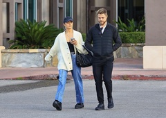 Žena slavnega zvezdnika pokazala novo pričesko, za katero se skriva žalostna zgodba: "Hvaležna sem, da sem živa"