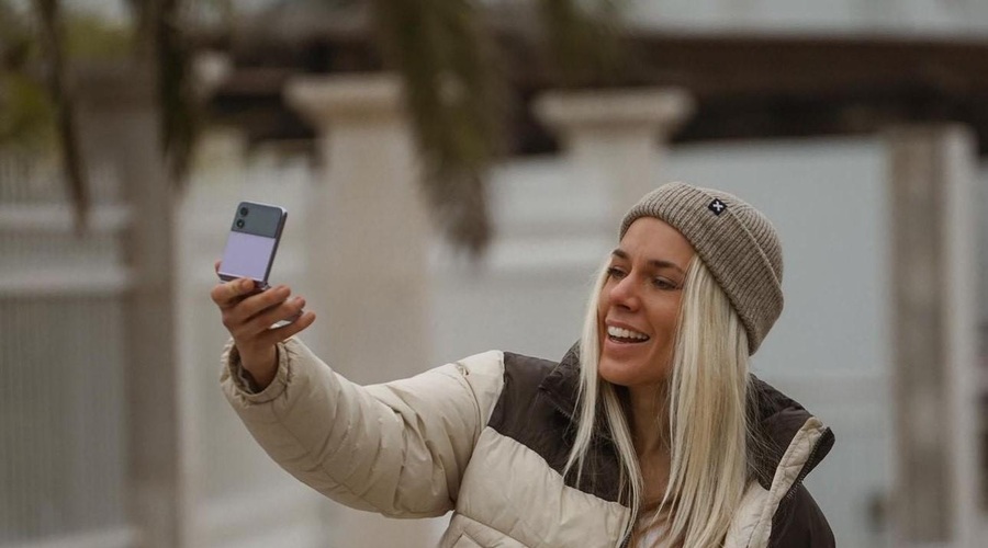 Vabljeni na Dan_d: dan visenja na telefonu, dan maratonskega skrolanja, dan družbenih omrežij! (foto: PROMO)