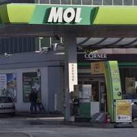 bencinska črpalka MOL