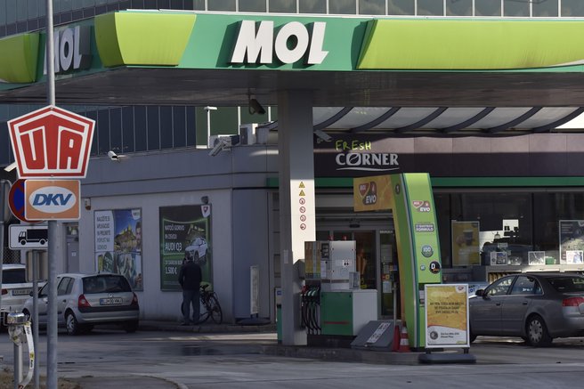 bencinska črpalka MOL