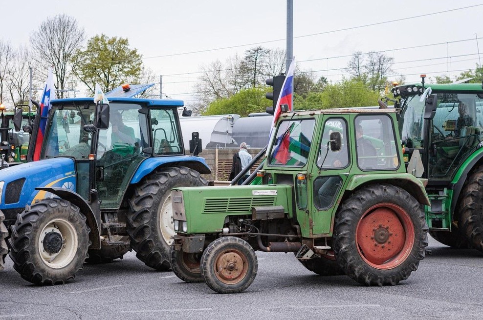 Tudi njim je prekipelo: slovenski kmetje na protestni vožnji, kaj zahtevajo? (foto: Žiga Živulovič jr./Bobo)