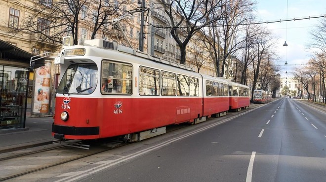 Po Dunaju se bosta vozila dva posebna tramvaja, odeta v barve slovenskega turizma (foto: Profimedia)
