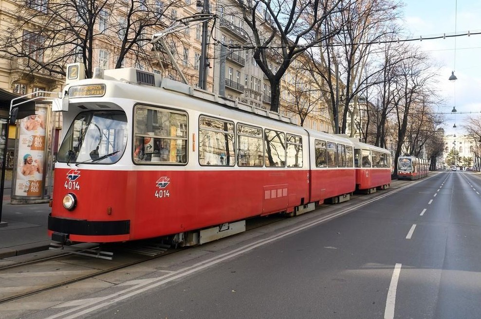 Po Dunaju se bosta vozila dva posebna tramvaja, odeta v barve slovenskega turizma (foto: Profimedia)