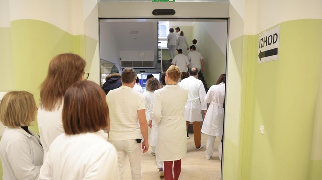 Toliko zdravnikov je v zdravstvenih domovih umaknilo soglasja za nadurno delo (kaj to pomeni za paciente?) (foto: Borut Živulović /BOBO)