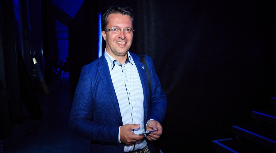 Pretres: Legendarni Hofer ne bo komentiral Evrovizije (zamenjala ga bo ta znana Slovenka) (foto: Mediaspeed/Sandi Fišer)