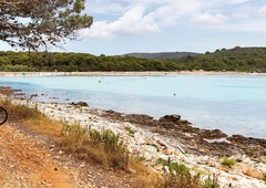 Žalosten prizor na znani plaži na Dugem otoku