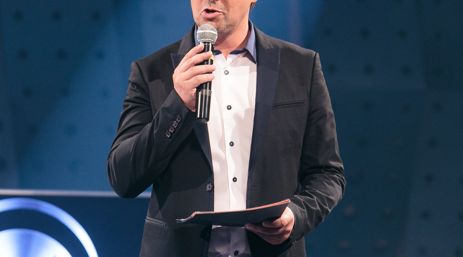 Znani televizijski voditelj iskreno priznal, da se je zaradi alkohola zdravil v psihiatrični bolnišnici (foto: Mediaspeed/Sandi Fišer)
