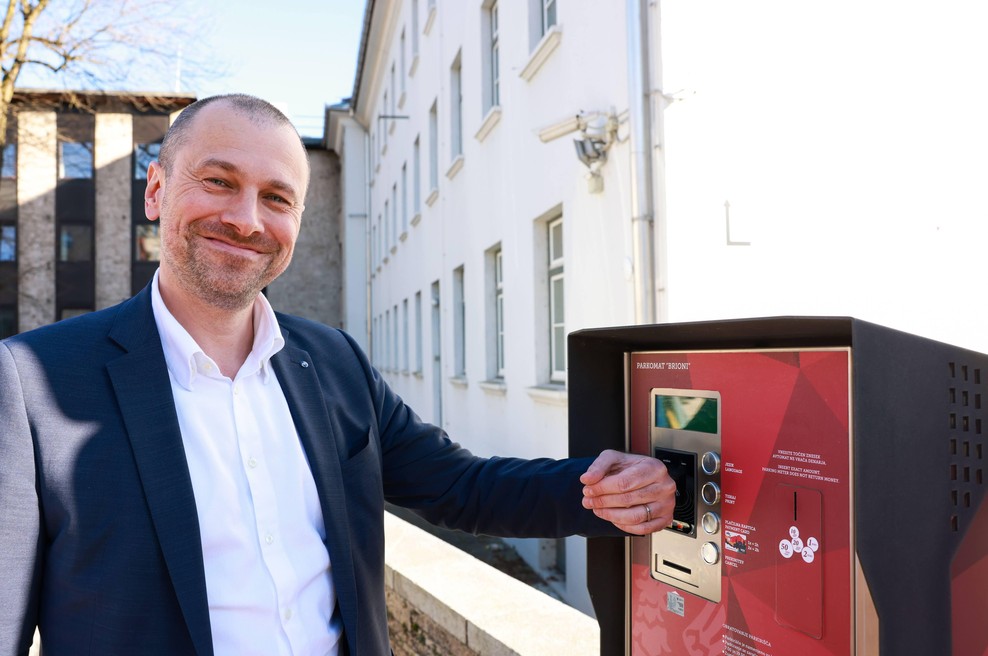 Odlična novica za prebivalce občine na Gorenjskem: takšne kartice na svetu ni! (foto: Borut Cvetko/Mediaspeed)