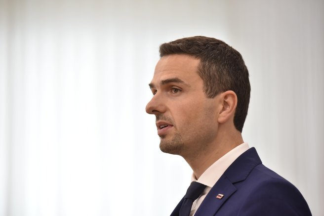 Matej Tonin