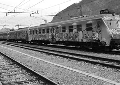 Železniška nesreča v Sežani: delavec Slovenskih železnic je osumljen kaznivega dejanja