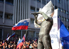 Upokojenci zavzeli ljubljanske ulice: "Vlada dol" (FOTO)