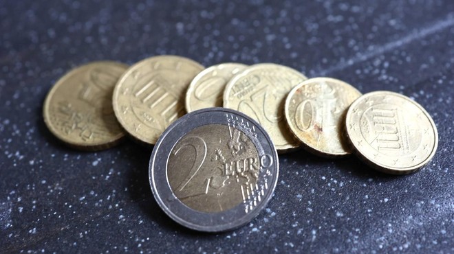 Vam je v roke prišel ta kovanec za dva evra? Z njim lahko zelo dobro zaslužite (foto: profimedia)