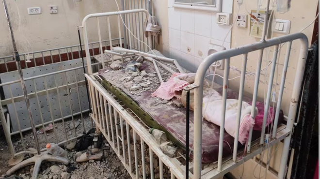 Grozljive razmere v Gazi: bolnišnica Naser po vdoru Izraelcev ne deluje, več pacientov umrlo, aretirali več zdravnikov (foto: Profimedia)