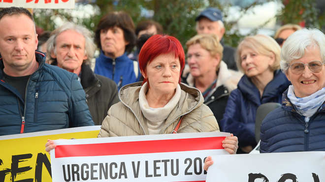 Občani Kamnika zaradi vladne uredbe protestno na ulico: želijo pisna zagotovila, da ... (foto: Žiga Živulovič jr./Bobo)