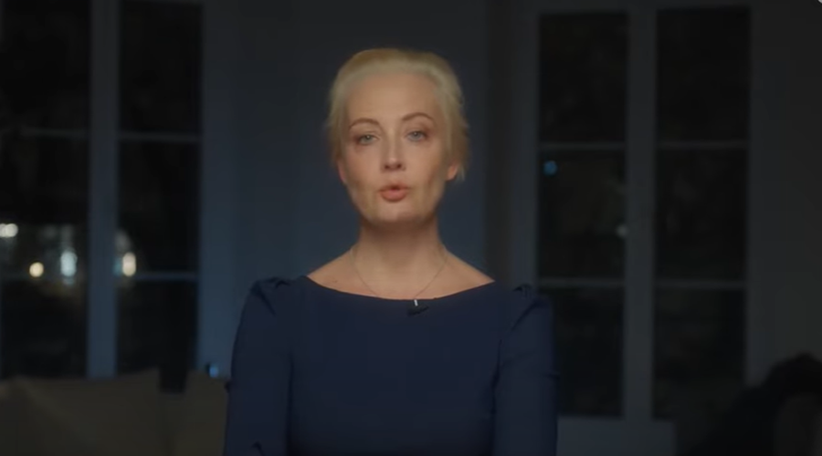 Bo neustrašna Julija Navalna nadaljevala boj umrlega moža? Po svetu je zaokrožil video, ki razburja javnost (VIDEO) (foto: Posnetek zaslona/YouTube)