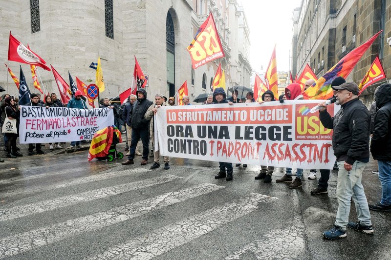 Protesti v bližini ministrstva za delo v Rimu, Italija.