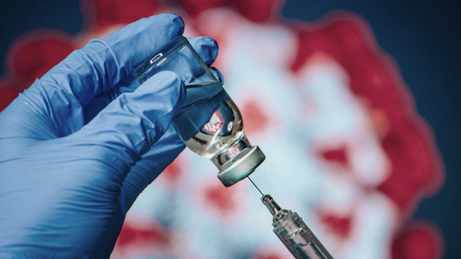 Nova študija potrdila: veliko večjo možnost za smrt imeli tisti, ki se niso cepili proti covidu-19