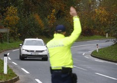 Novogoriški policisti so ustavili opitega voznika. Kar je nato storil, bo še dolgo obžaloval