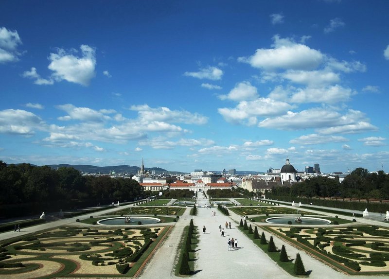 Grad Belvedere, kjer se lahko sprehodite po enem najlepših parkov in vrtov na svetu.