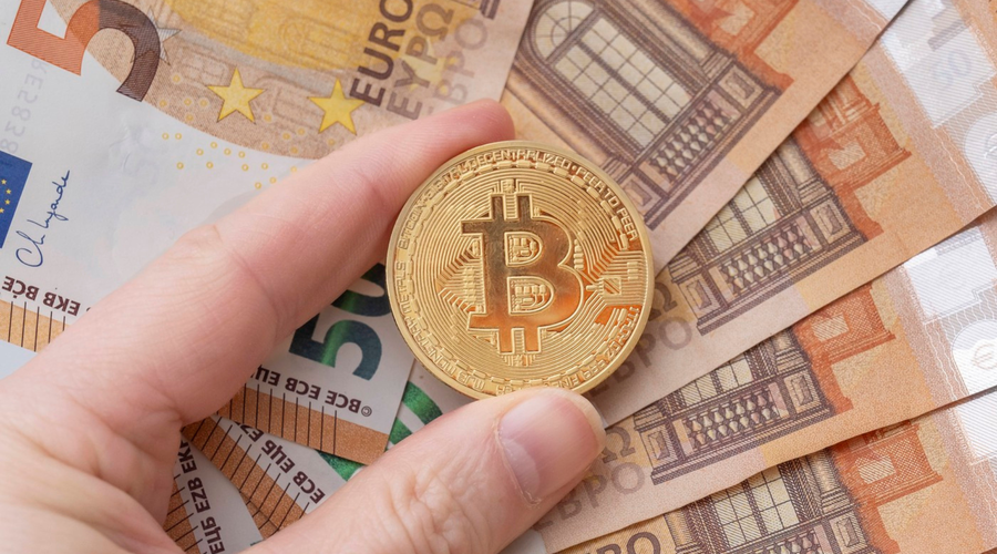 Izvolitev Donalda Trumpa dobra za svet kriptovalut: Bitcoin z novo rekordno vrednostjo (foto: Profimedia)