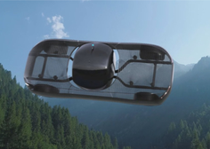 Vozilo prihodnosti: na tehnološkem sejmu predstavili prvi pravi leteči avto na svetu