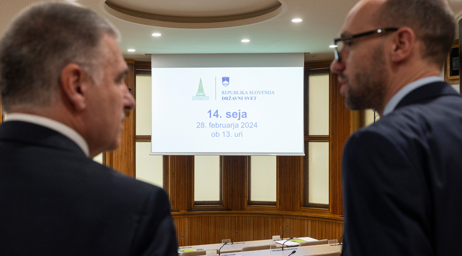 Burna seja državnega sveta, na kateri bi morali glasovati o ustanovitvi komisije, ki bi preiskovala Gibanje Svoboda (foto: Bor Slana/STA)