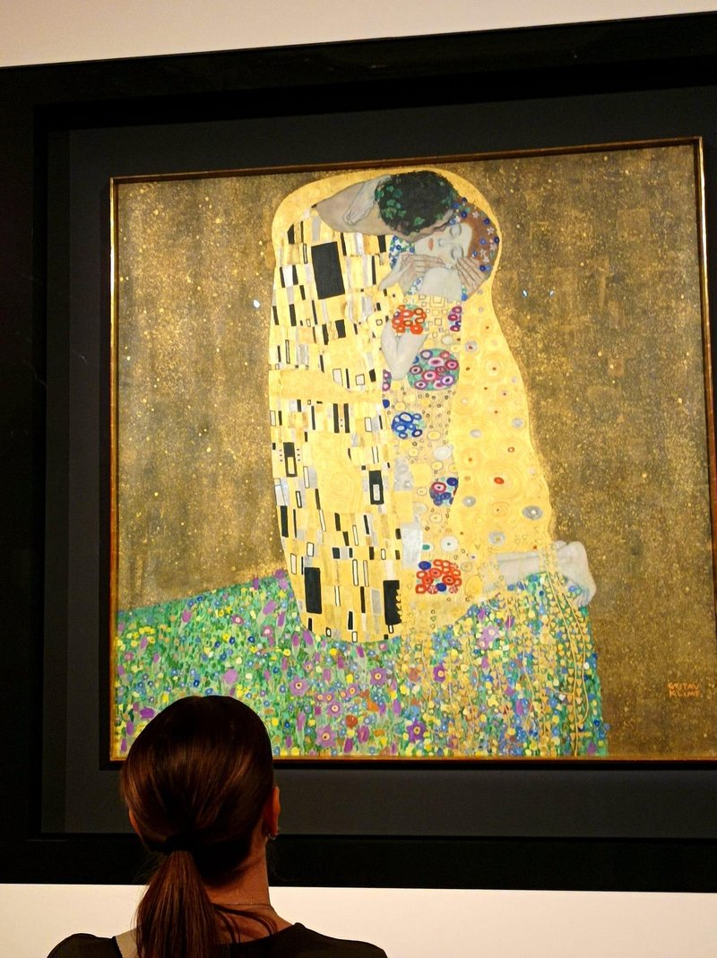 V muzeju Belvedere si lahko ogledate tudi Klimtov brezčasni Poljub.
