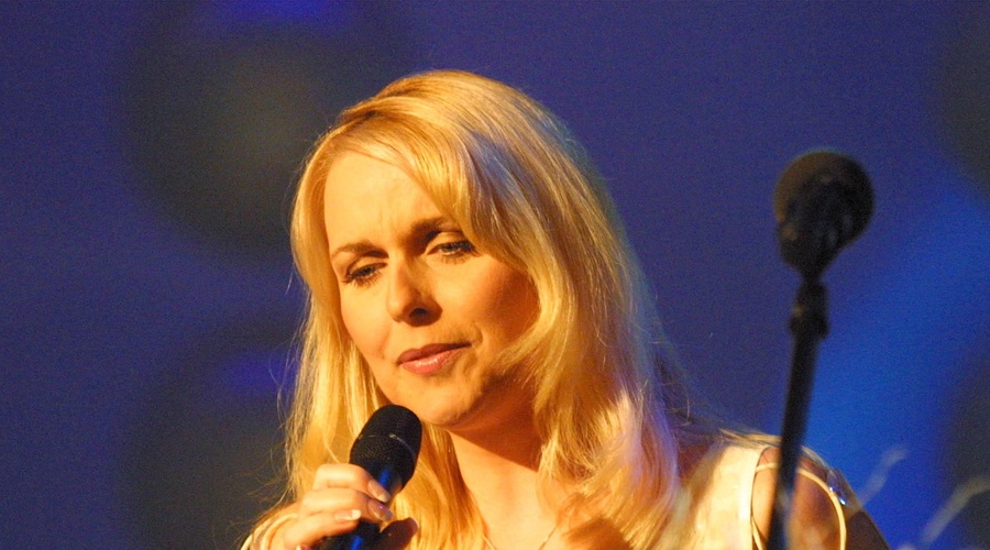 Nekoč je bil Rene, danes je Liliette: sin Simone Weiss spremenil spol (FOTO) (foto: Tina Kosec/Bobo)