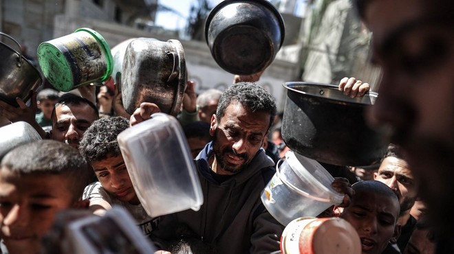 Grozljivka v Gazi: izraelska vojska znova streljala na ljudi, ki so čakali na humanitarno pomoč (foto: Profimedia)