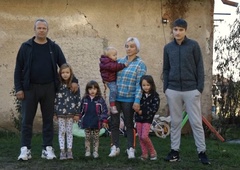 Delovna akcija bo prenovila dom 7-članski družini Tomažič: "Ko vidiš otroke, bi dal ..."