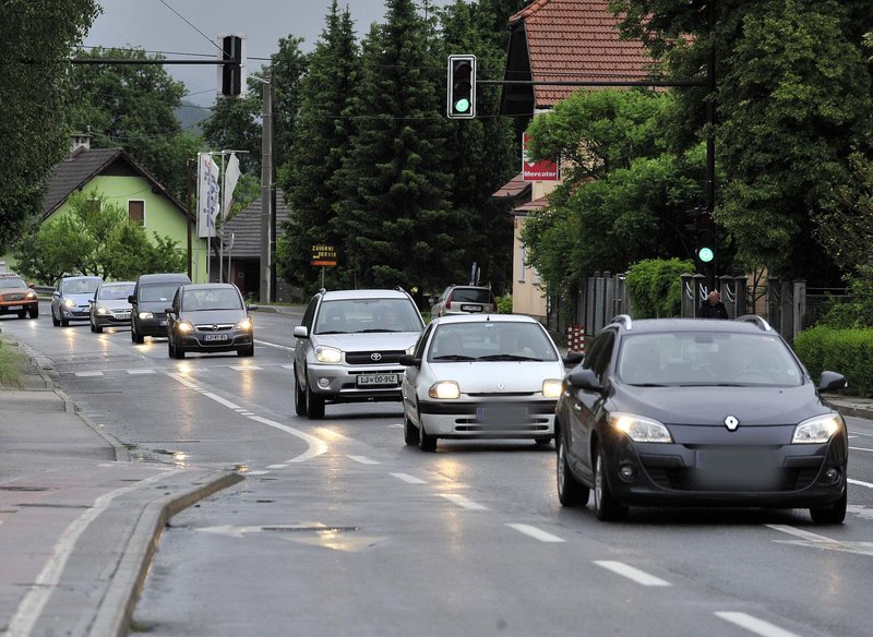 Zgoščen promet na Lavrici