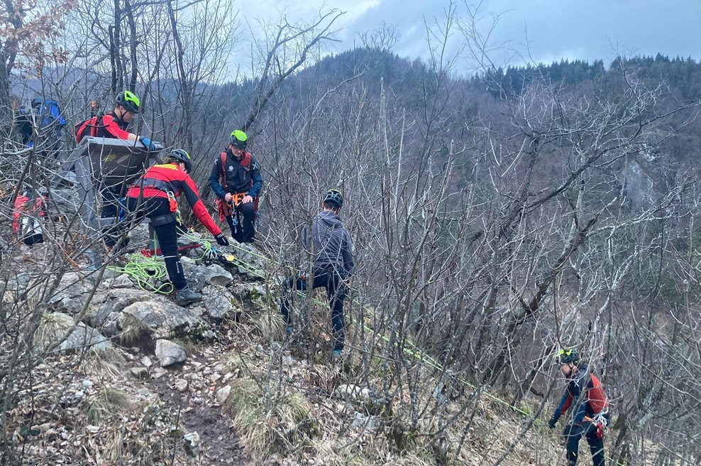 Drama nad Blejskim jezerom: sobotni pohod, ki bi bil lahko tudi usoden (foto: Gorska reševalna služba Radovljica / Facebook)