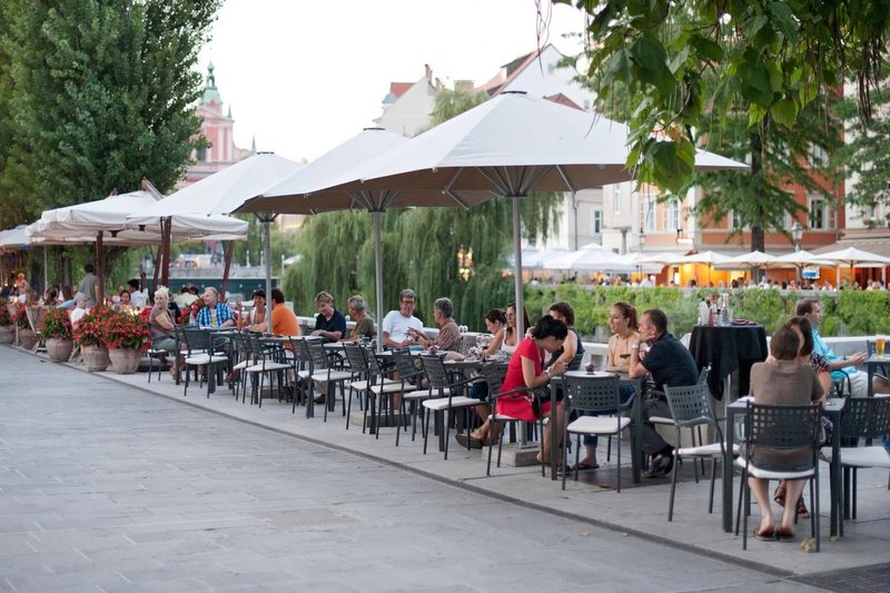 Da so cene ponekod v Sloveniji zadnja leta ponorele, je zapisalo kar nekaj tujih komentatorjev.