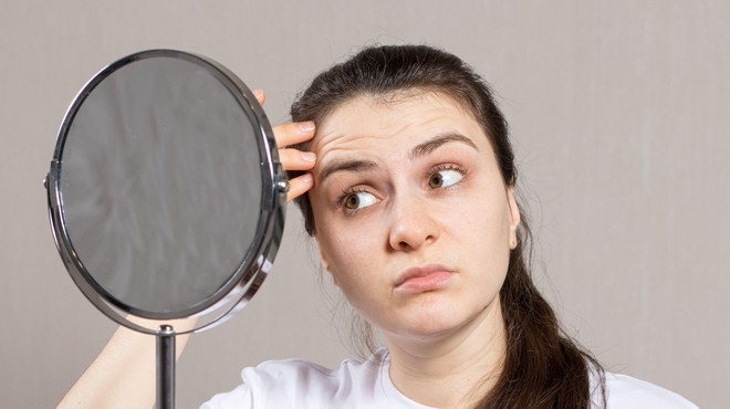 "Kar naenkrat ne prepoznam več svojega obraza!": Dermatologinja razloži, kako se na obrazu kaže staranje (foto: Profimedia)