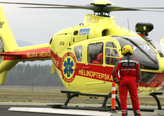 Tragična nesreča na Goričkem: triletnega otroka zaradi hudih poškodb odpeljali s helikopterjem