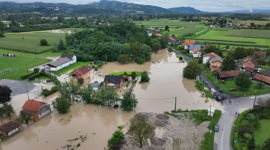 Avgustovske poplave: večina Slovencev se strinja o njihovem glavnem krivcu (foto: Profimedia)