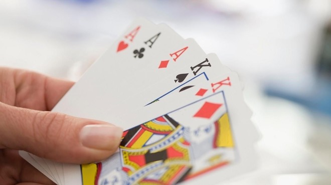 V državi, ki je priljubljena tudi pri Slovencih, vas lahko kupček igralnih kart spravi za zapahe (poglejte, zakaj) (foto: Profimedia)