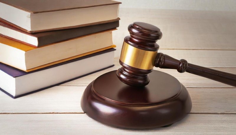 Po brutalnih vbodih sojenje potekalo za zaprtimi vrati: na slovenskem sodišču razkrita srhljiva resnica